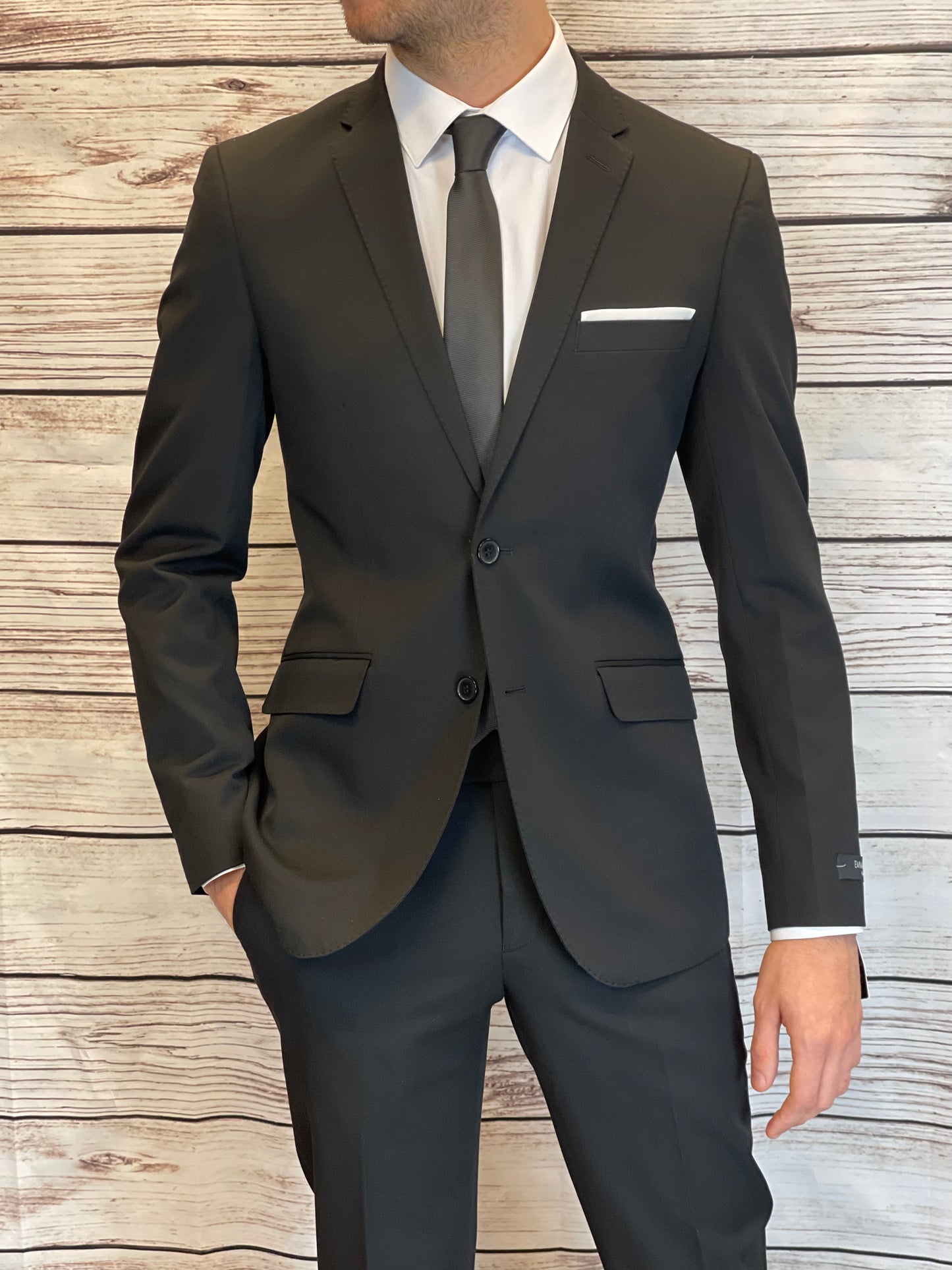 Suit EM Black